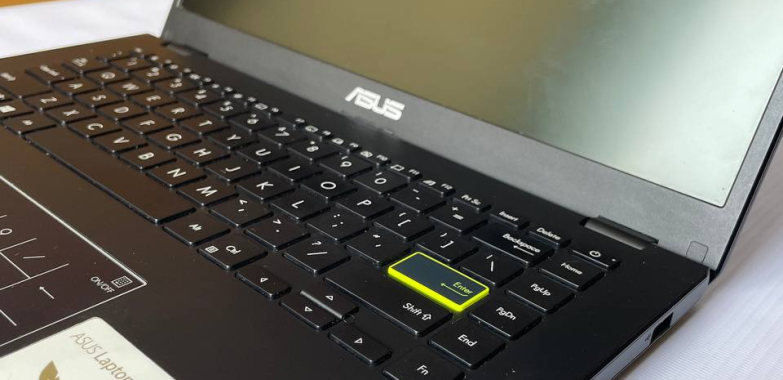 Asus Vivobook Laptop