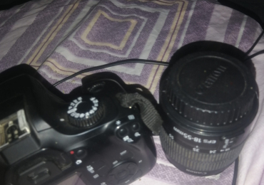 Canon 4000D camera with extra 75*300mm zoom lens