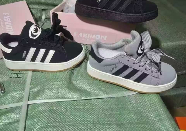 ፕሪሚየም የወንዶች እና የሴቶቺ ስኒከር ጫማ