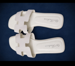 Flat shoe