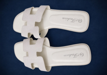 Flat shoe