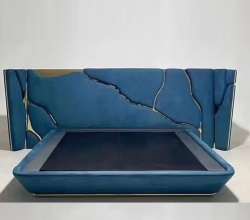 Classic bed